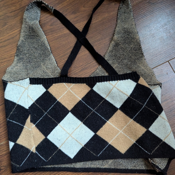 Argyle Knit Cross-Back Top - Black and Tan - Picture 2 of 2